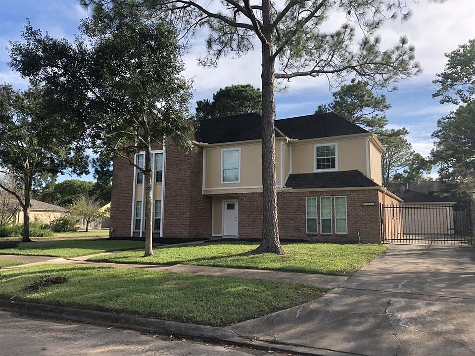 1st image of 16354 Locke Haven Dr