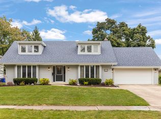 1565 N Summit St, Wheaton, IL 60187