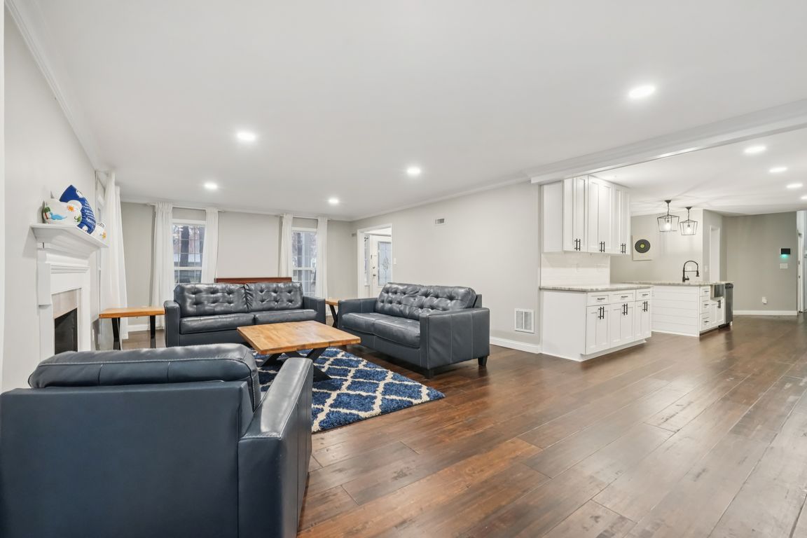 next background image