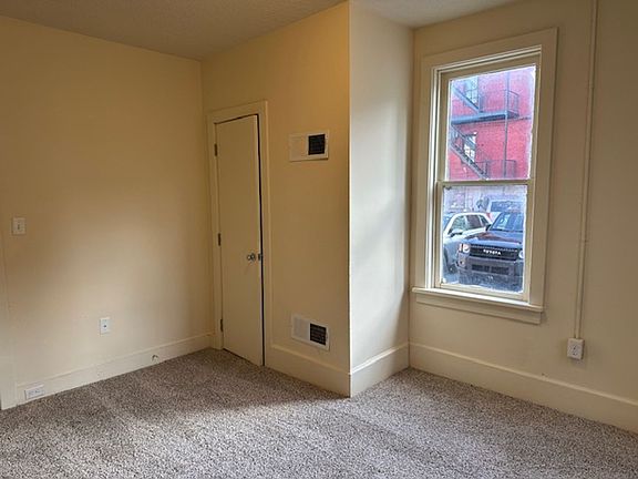5th image of 252 Liberty St