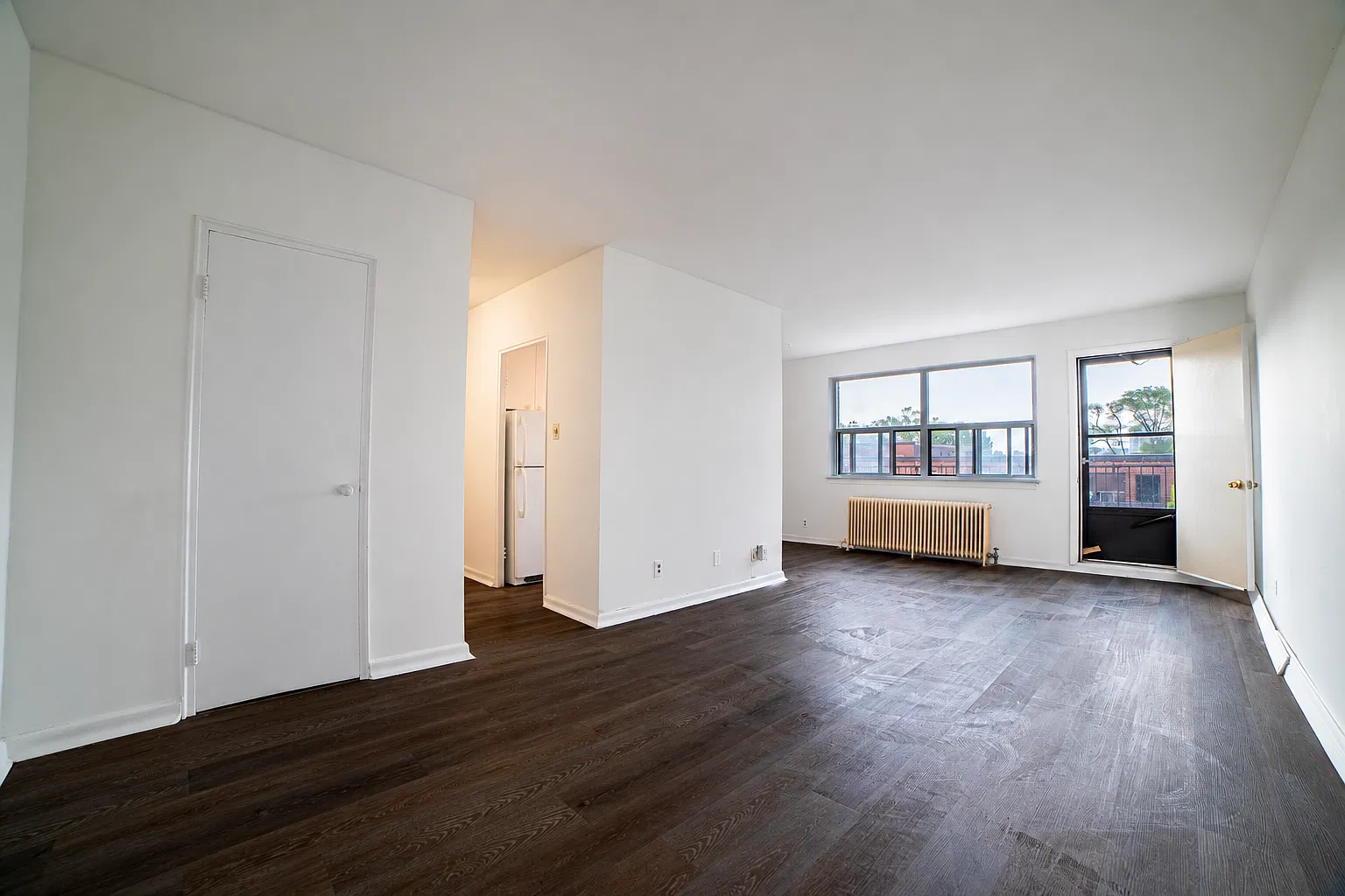303 - Lake Shore Blvd W — Photo 3