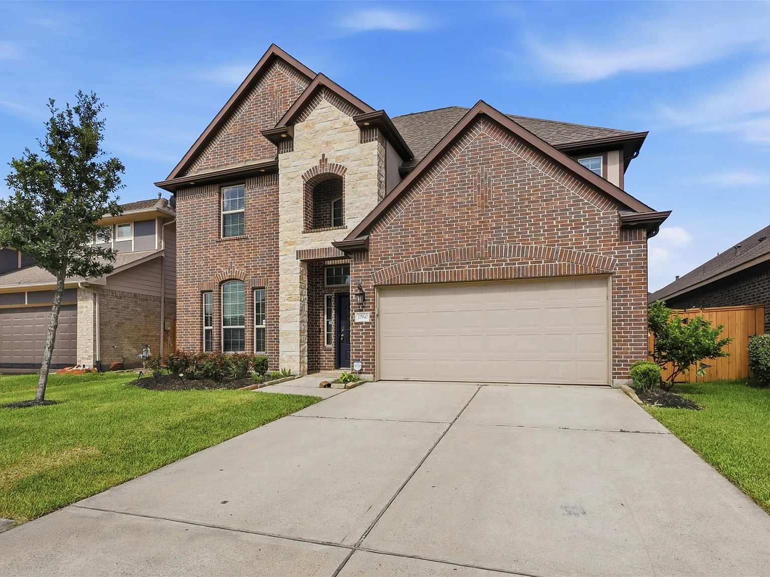 4 bed, 3.5 bath, 2619 sqft, $3,800 — Photo 2
