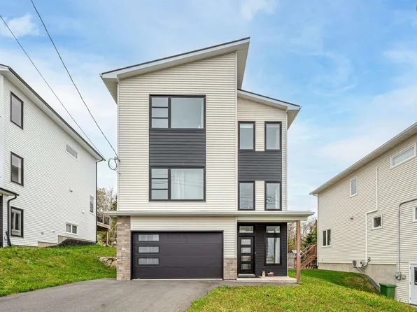 94 Angler Dr, Herring Cove, NS B3R 0C8