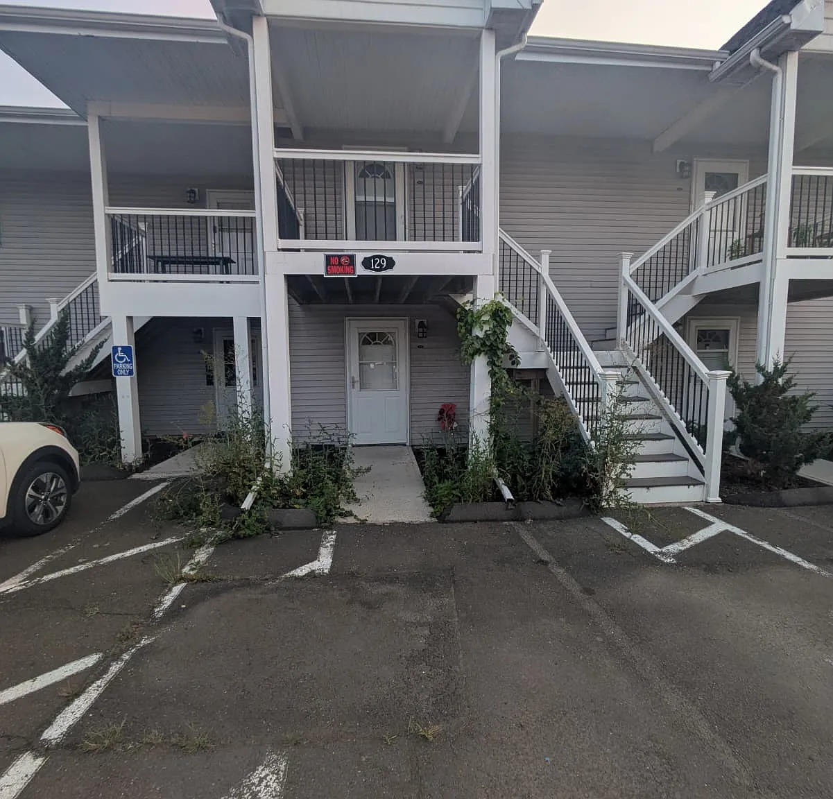 129 Cosey Beach Ave — Photo 4