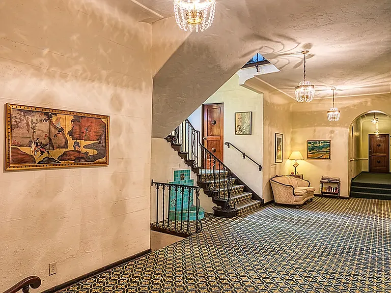 430 S Cloverdale Ave #24 — Photo 33