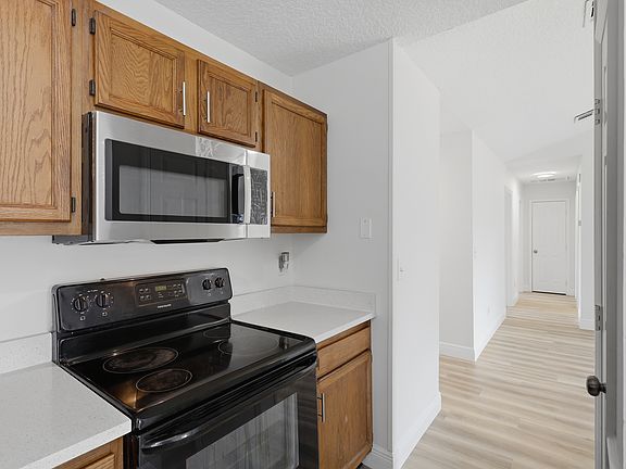 2nd image of 308 Dogwood Ct