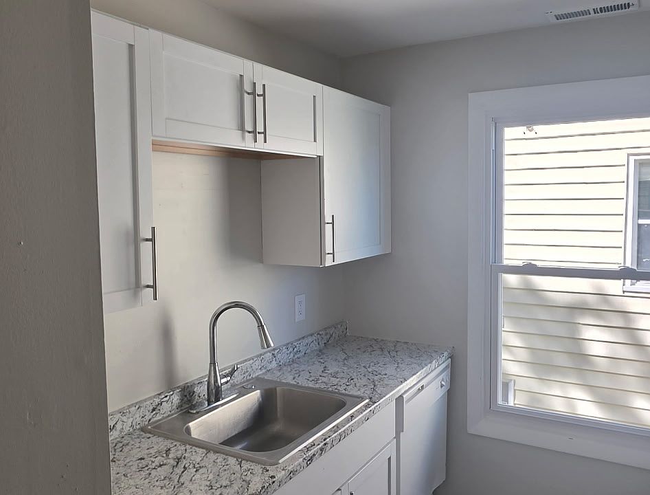 1st image of 736 Savin Ave #2R