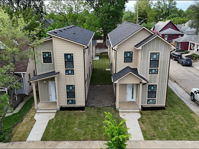 1840 Hoyt Ave — Photo 2