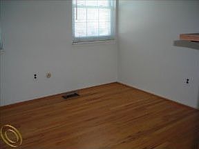 3rd image of 11532 Parkview Dr