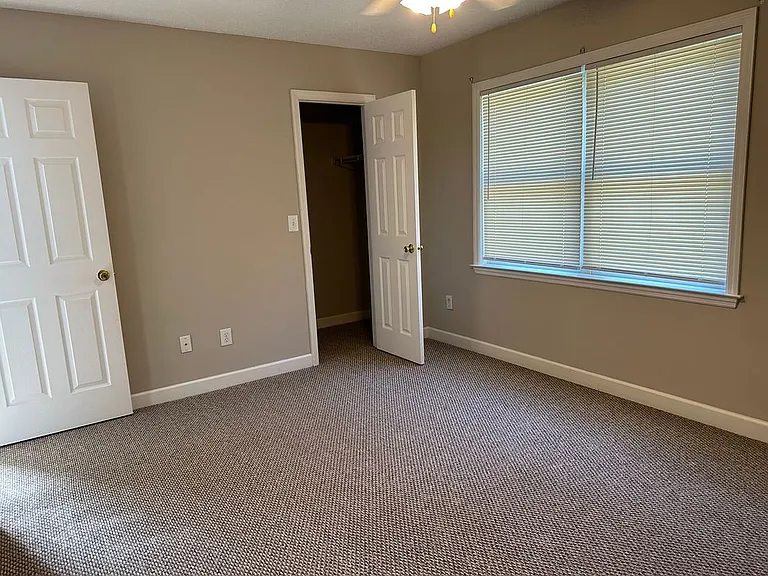 111B Laura Ln — Photo 18