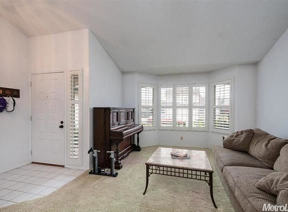 4th image of 1525 Carbury Way