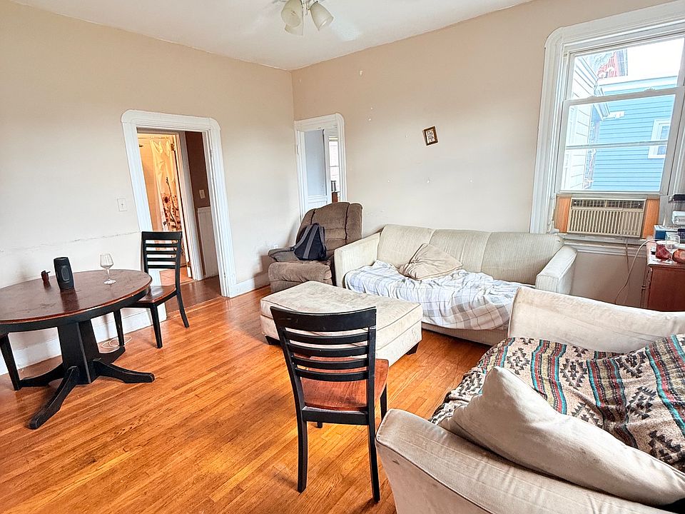 1st image of 54 Pleasant St #1