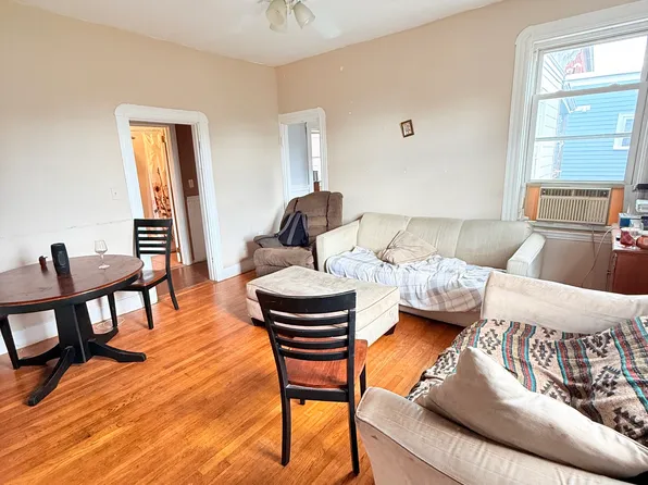 54 Pleasant St, Cambridge, MA