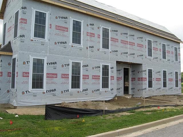 1st image of 912 Haymarket Ct