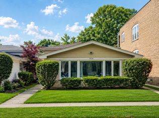 7926 Tripp Ave, Skokie, IL 60076