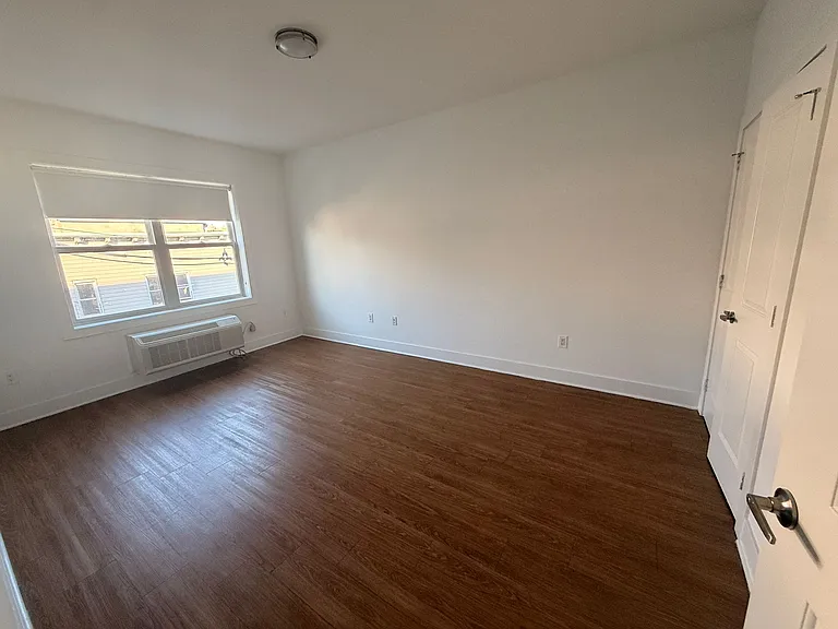421 Bergen Ave #311E — Photo 6