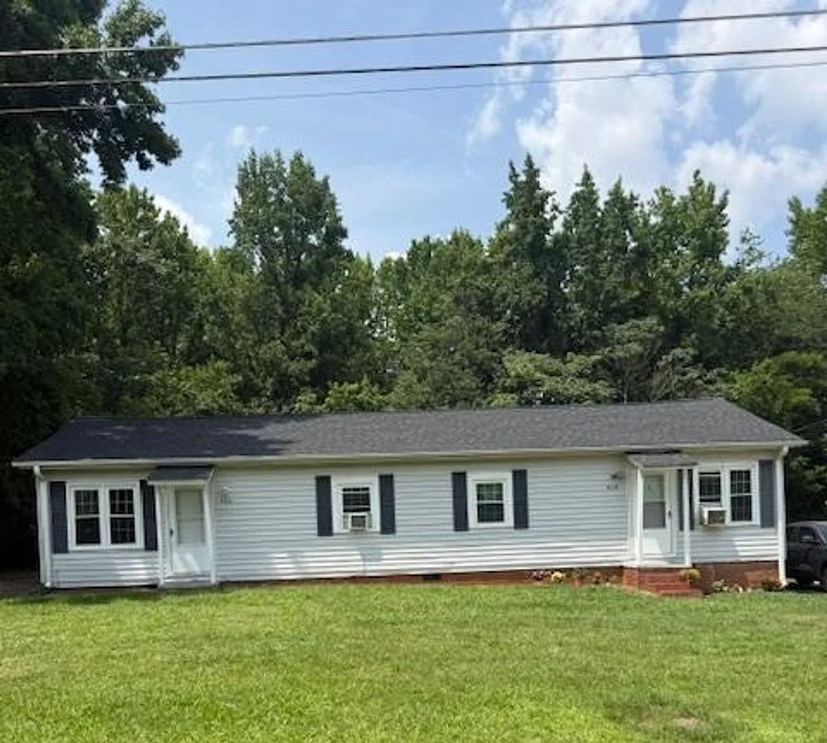 406 Lake Dr — Photo 2