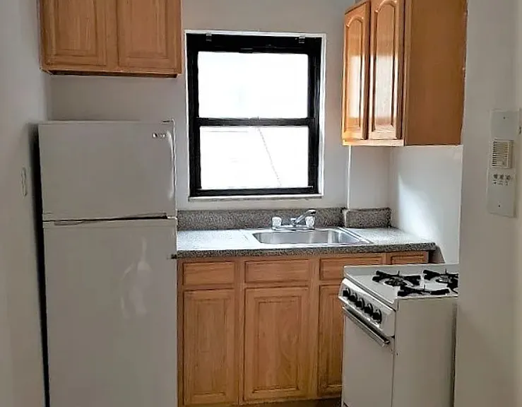 440 3rd Ave #5R — Photo 3