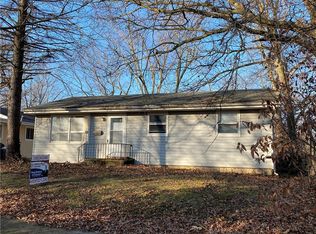 606 A St, Charleston, IL