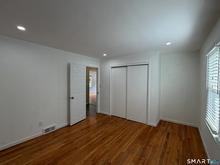 18 Hilltop View Rd — Photo 9