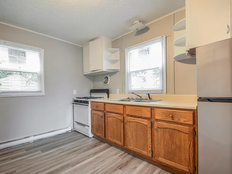 526 S Edison Ave — Photo 7