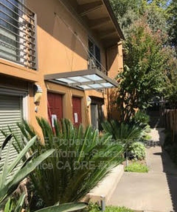 2nd image of 2110 H St APT 6