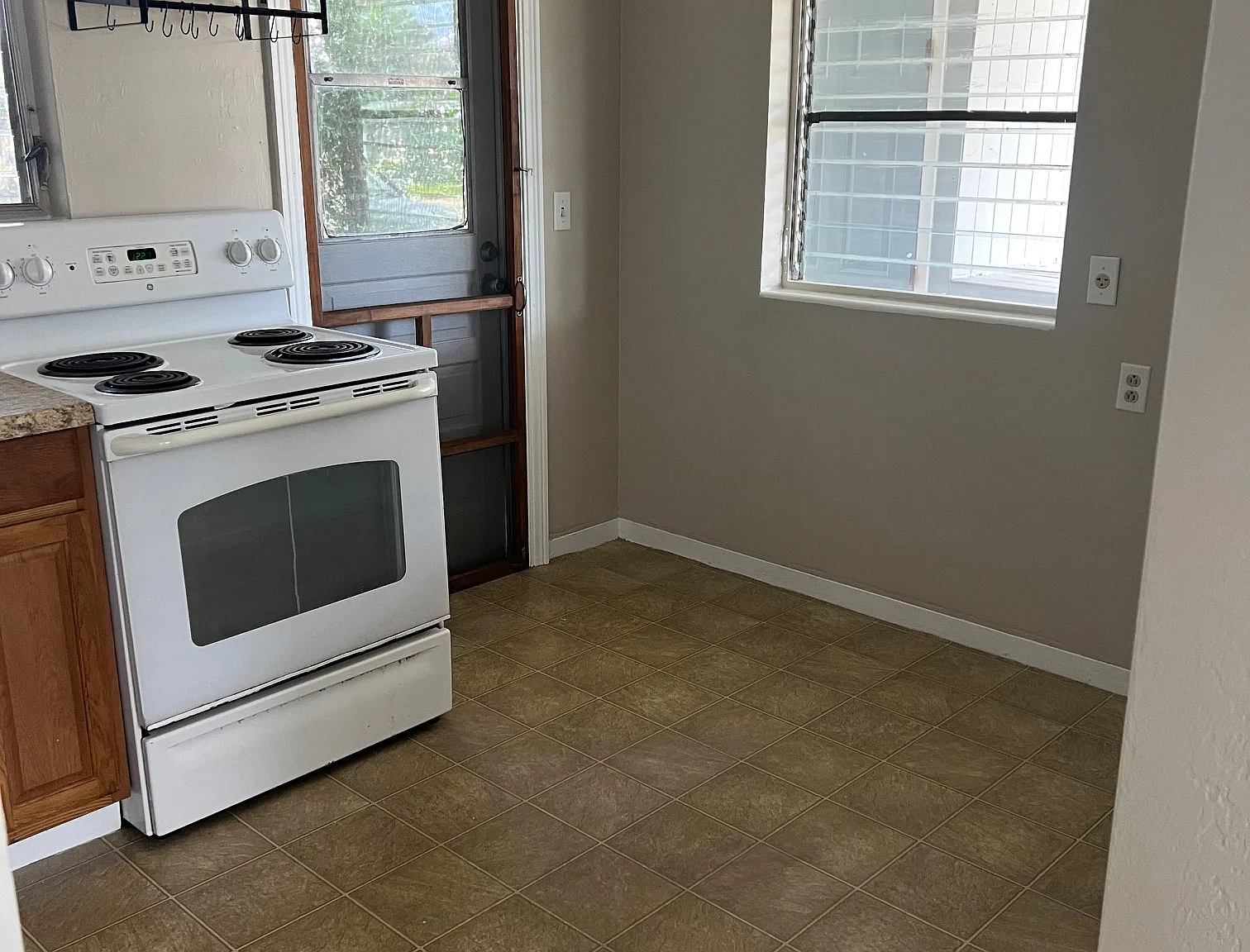 1 bed, 440 sqft, $1,200 — Photo 4