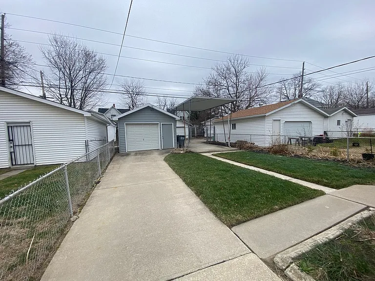 929 Norwood Ave — Photo 3