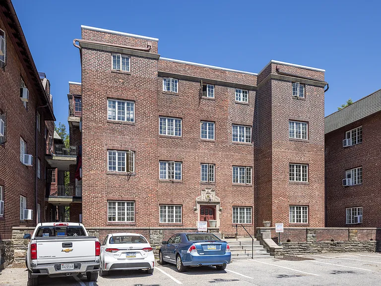 Haverford Gables — Photo 11