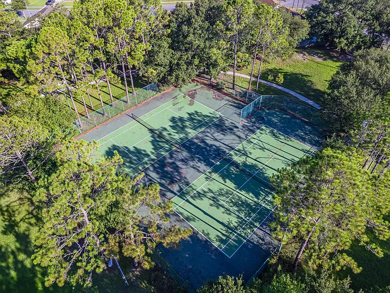 11318 Carabelee Cir — Photo 38