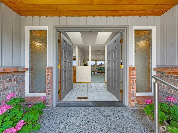 8059 Comox Road, Blaine, WA 98230