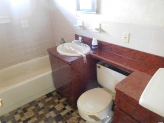 5th image of 202 Willowood Dr
