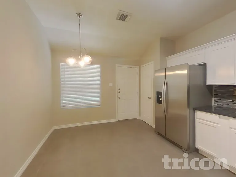 25402 Holyoke Ln — Photo 4