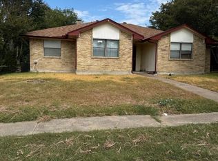 705 Angle Ridge Cir, Garland, TX 75043