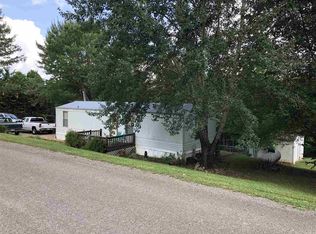 1748 Bullard Dr, Newport, TN 37821