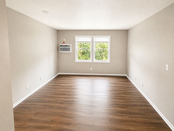 3rd image of 2110 26th St Unit 9