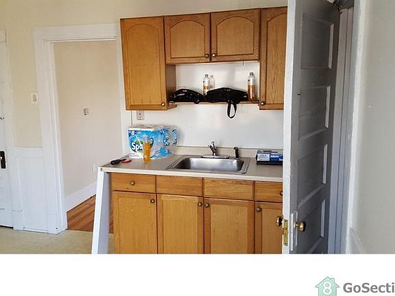4th image of 64 Hartford Ave #64