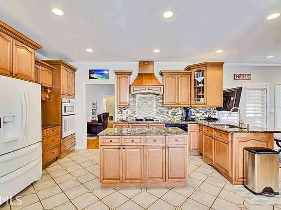 3rd image of 769 1st St