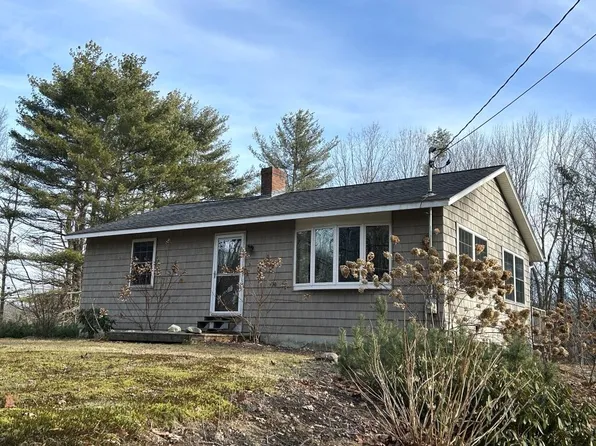 32 Winthrop Center Road, Winthrop, ME 04364