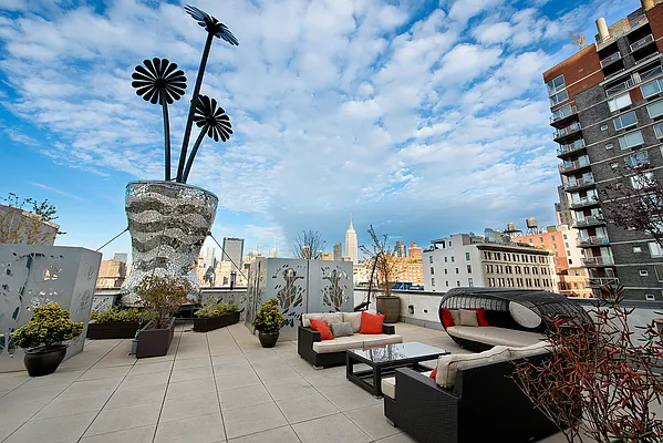 Rented by CORE | media 29