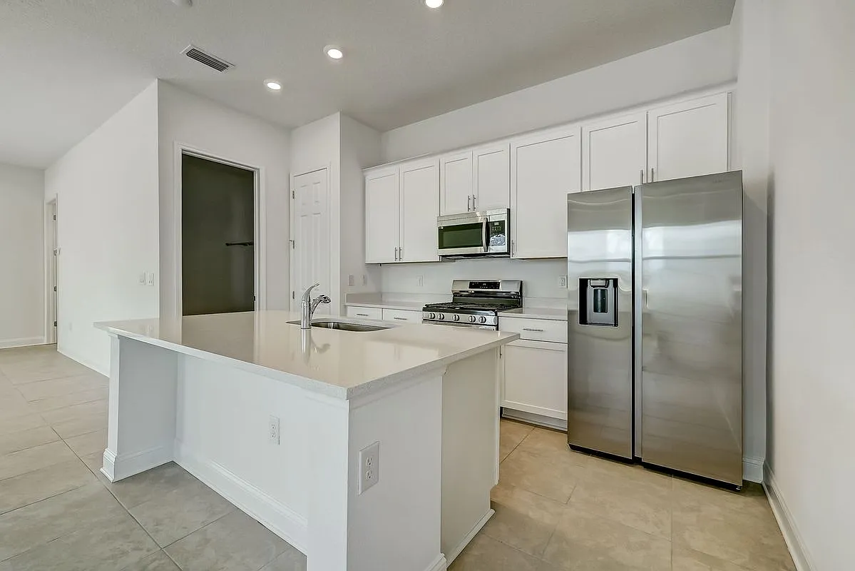 4 bed, 3.5 bath, 2169 sqft, $3,550 — Photo 4