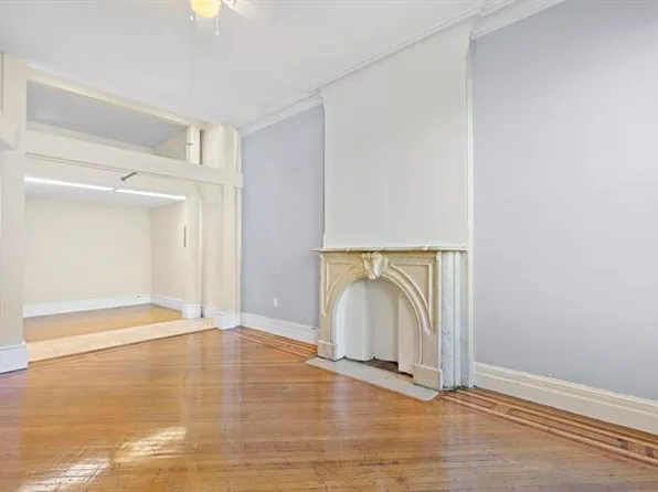 910 Hudson Street image 1 of 14