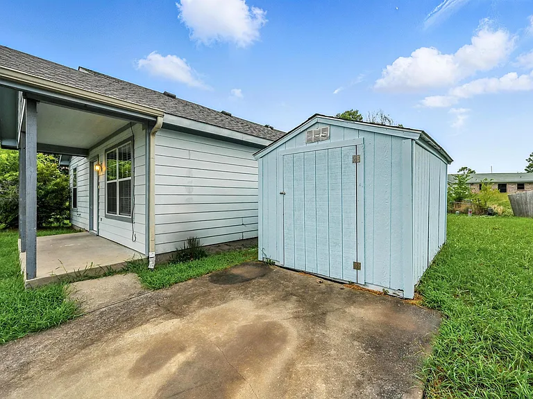 1713 Manor Garden Curv — Photo 10