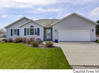 1206 Jefferson St, Pawnee, IL 62558