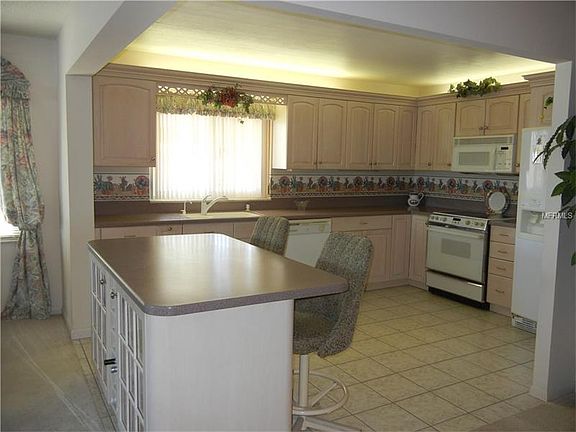 5th image of 100 Bluff View Dr APT 214C