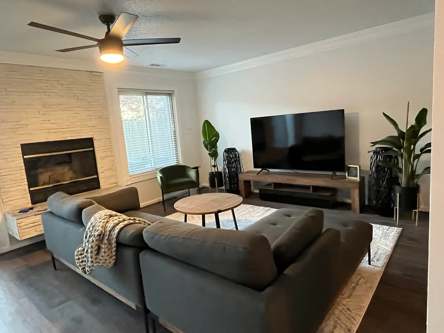 3 bed, 2.5 bath, 1700 sqft, $2,250 — Photo 2
