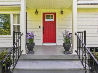 8 Ferndale Dr, Easton, CT 06612