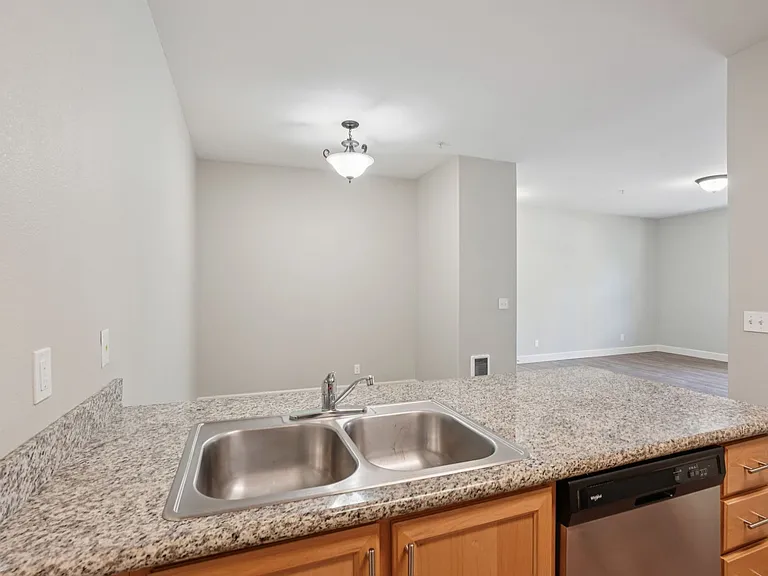 Aspen Grove Apartments — Photo 33