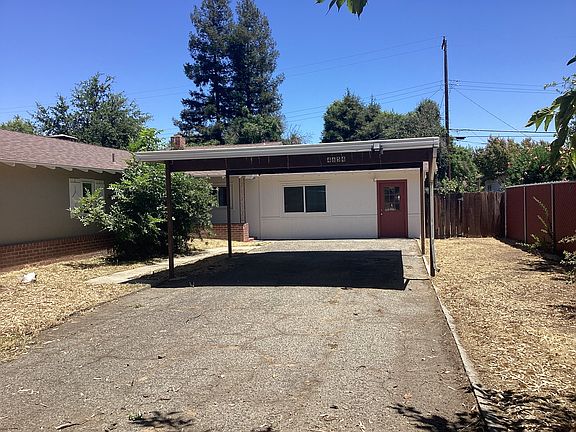 Carport.