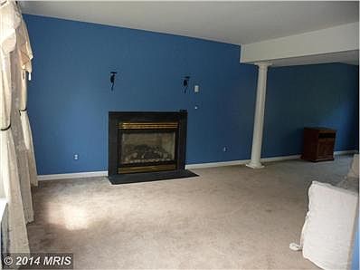 Living Room with gas fireplace